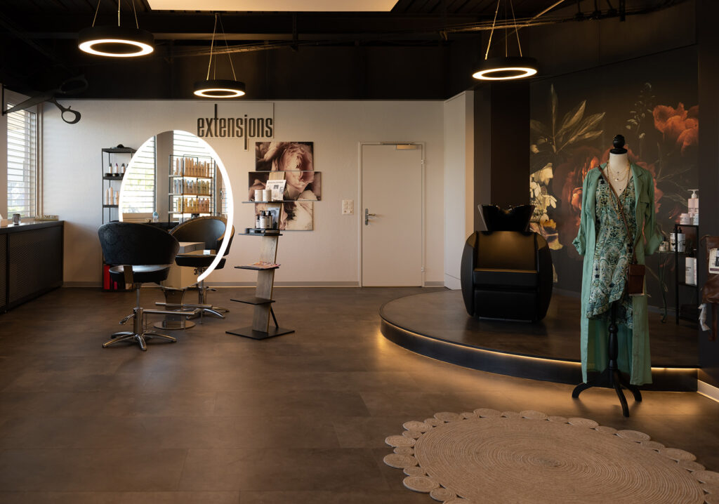 Salon - extensions - mantel - lokal - stuhl -spiegel