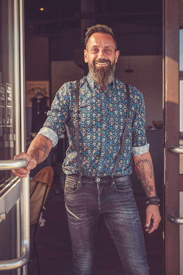 mann - bart - tattoo - inhaber
